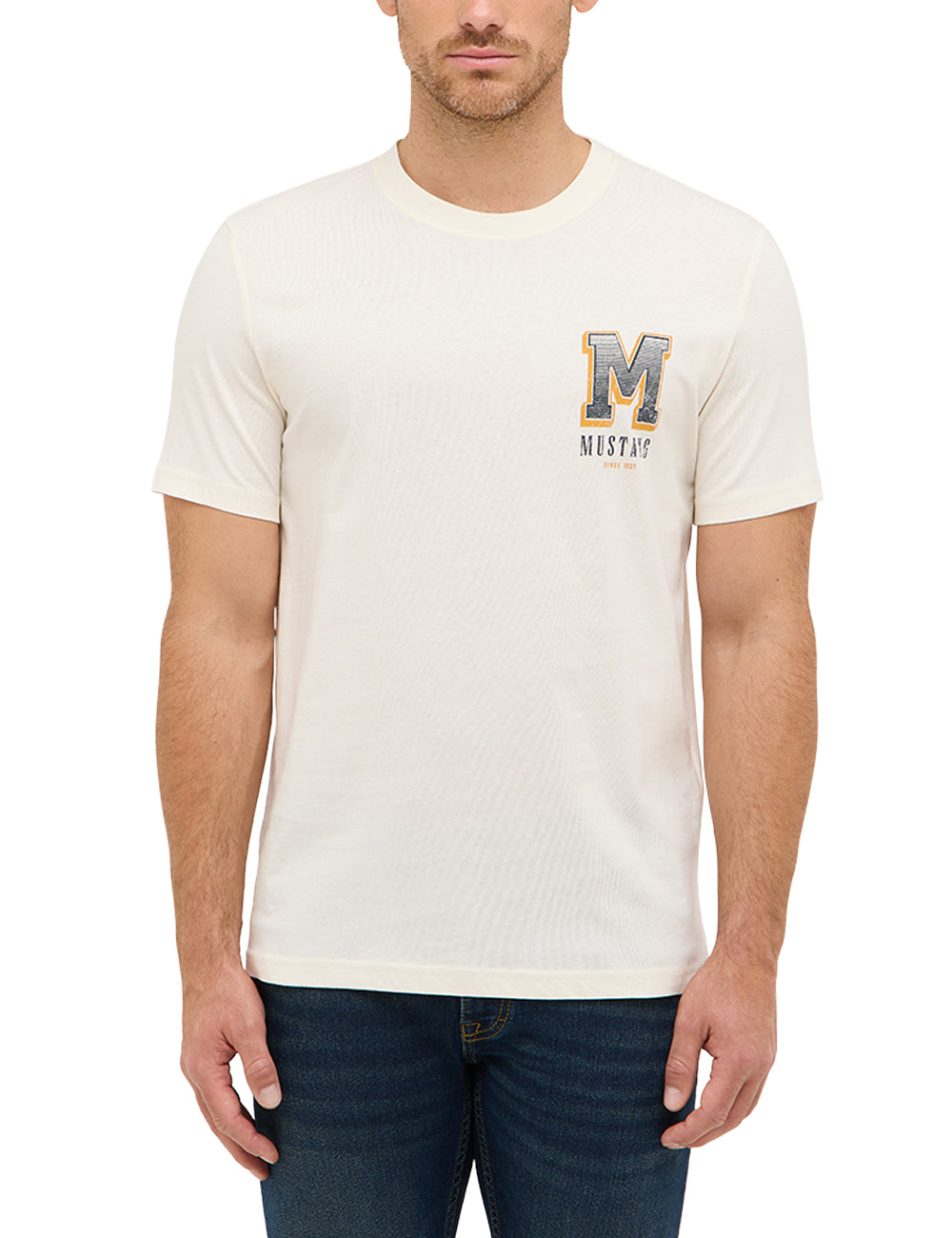 Tricou Austin alb șters, față, purtat pe model