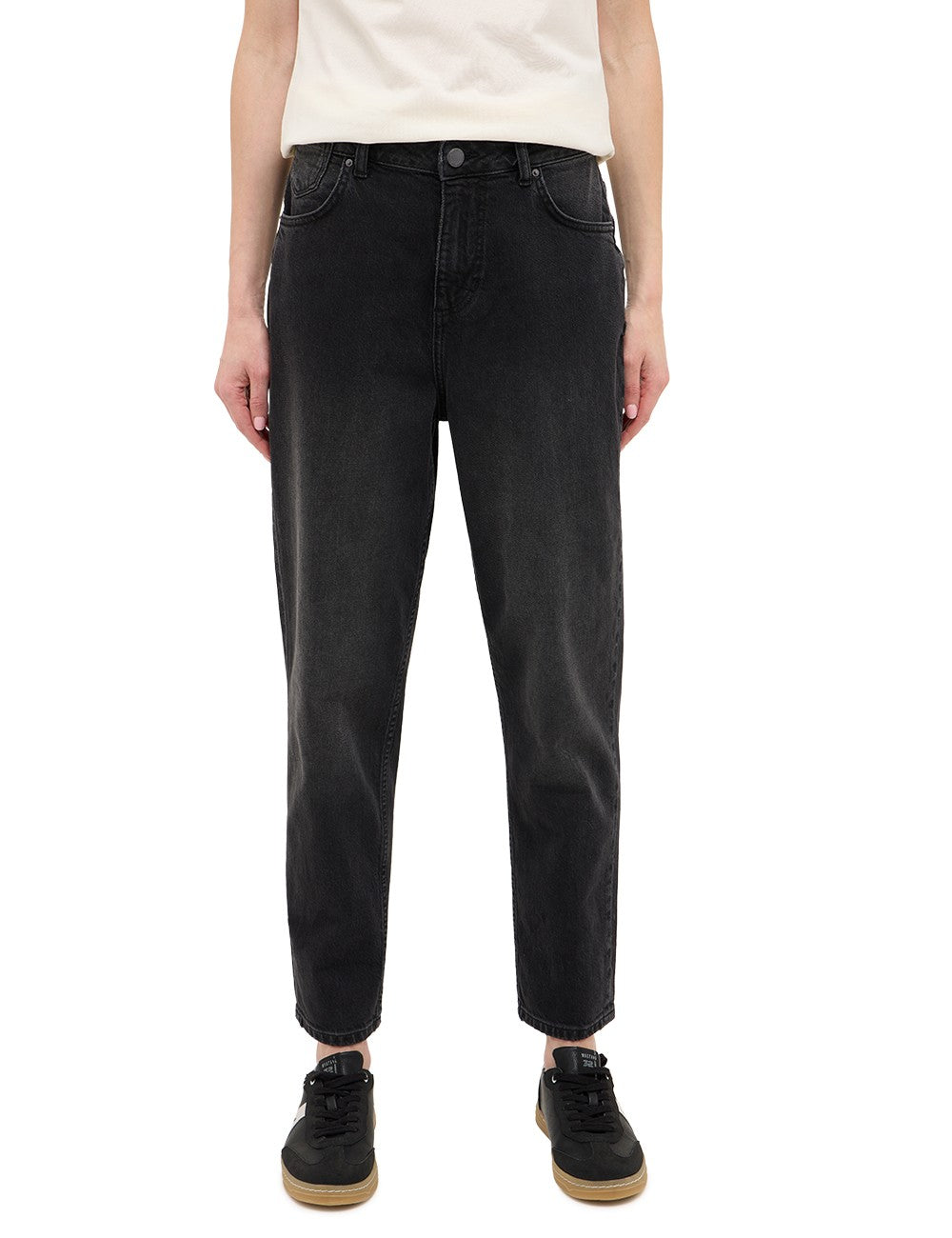 Blugi Charlotte negru, față, croi tapered, lungime până la gleznă