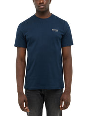 Tricou Austin albastru închis, față, purtat de model, logo mic pe piept