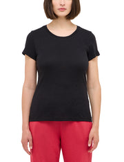 Tricou Slim Winona negru, față, imagine pe model, croială mulată pe corp