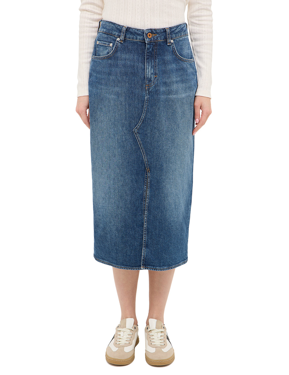 Fustă Eureka Denim albastru, față, purtată pe model, fentă frontală la bază