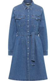 Rochie Evazată Elisa Denim albastru mediu, față, guler vestic, două buzunare și cordon de talie