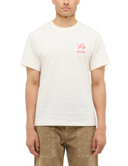 Tricou Akron alb crem, față, purtat pe model, siglă mică cu cal pe piept