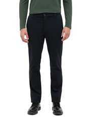 Pantaloni Tramper Chino albastru închis, față, purtați, croială dreaptă chino