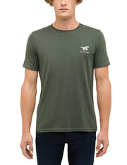 Tricou Austin verde kaki, față, prim-plan cu imprimeu cal în alergare și inscripția Mustang Jeans