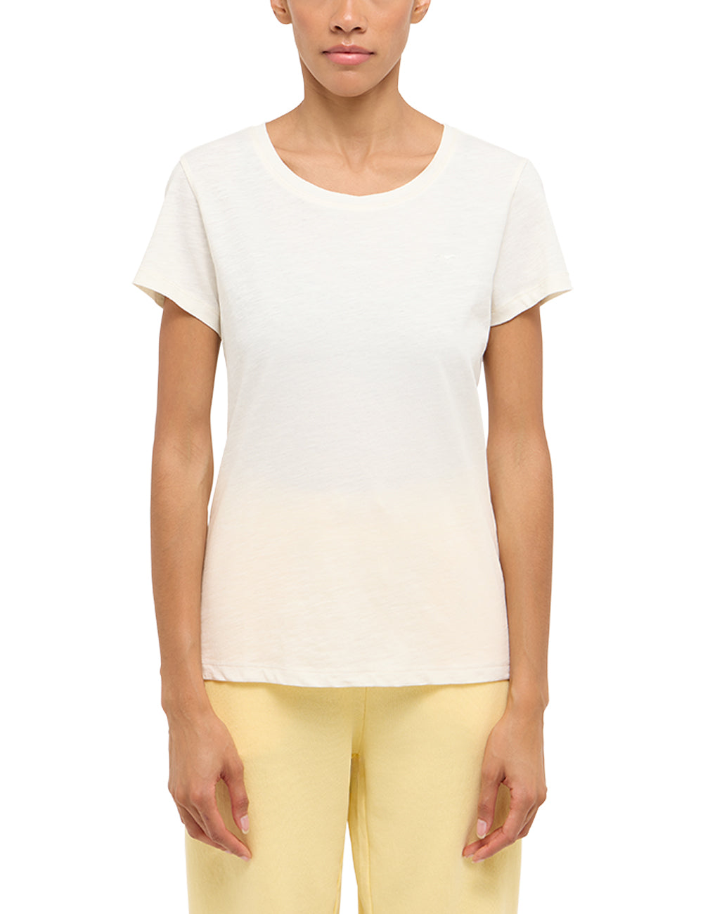 Tricou Slim Winona alb ivoriu, față, imagine pe model, croială mulată pe corp
