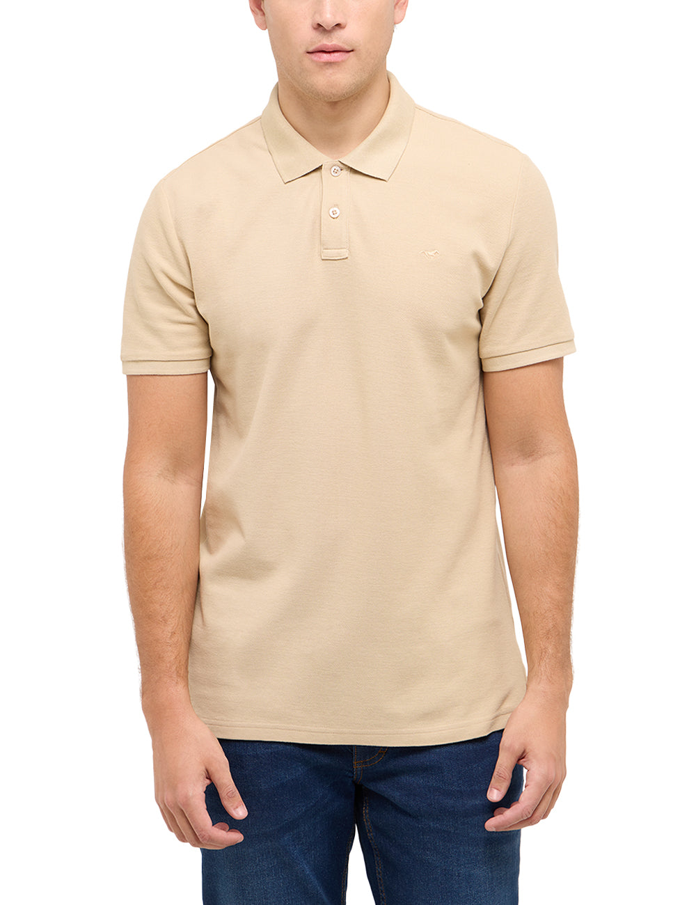 Tricou Palco bej, față, purtat pe model, guler polo cu doi nasturi