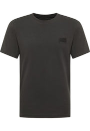 Tricou Austin negru, față, plan general, petic cu Mustang brodat pe piept