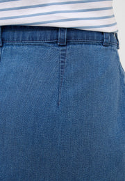 Fustă Bellevue Denim albastru, detaliu, betelieră cu pasant și cusătură centrală la spate