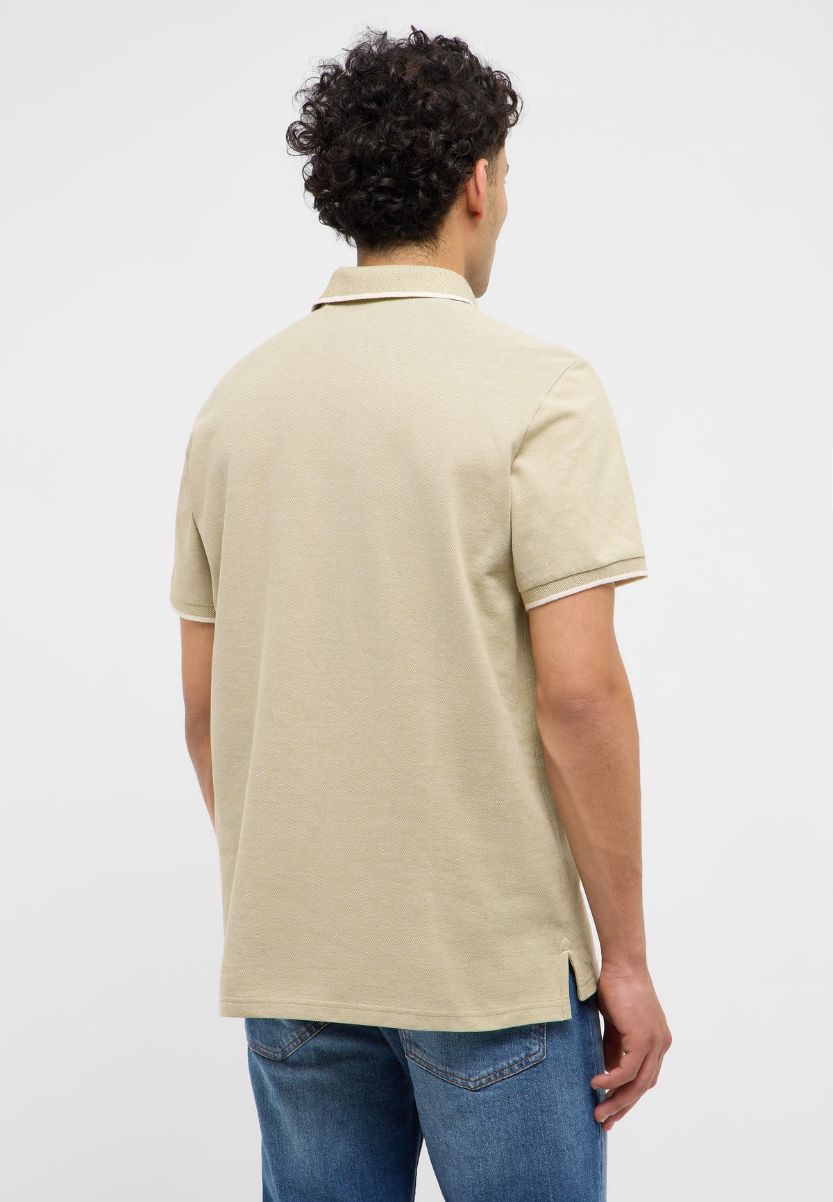 Tricou Palco verde-bej deschis, spate, purtat pe model