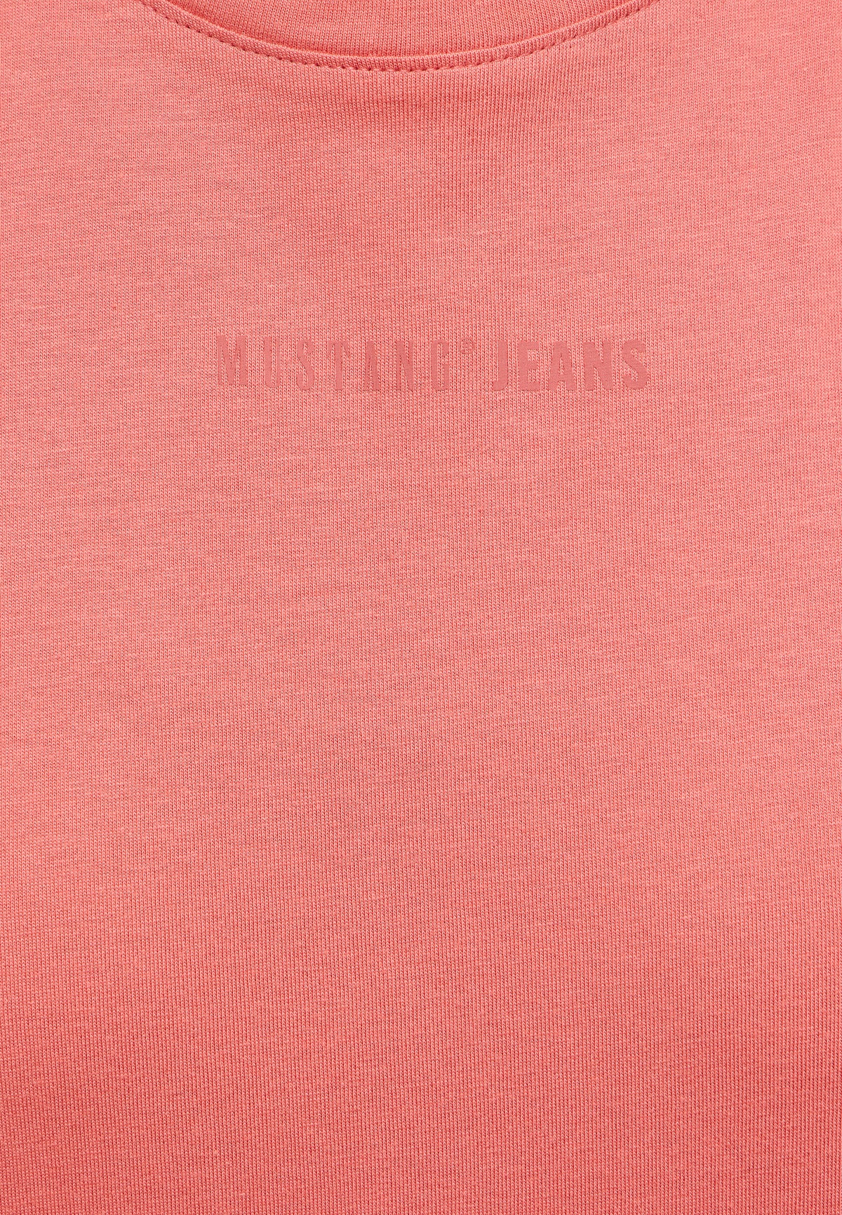 Tricou Relaxed Floris roz corai, detaliu, imprimeu mic „Mustang Jeans” sub guler