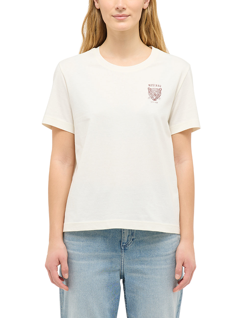 Tricou Relaxed Floris alb crem, față, purtat pe model, imprimeu mic cu cap de leopard pe piept