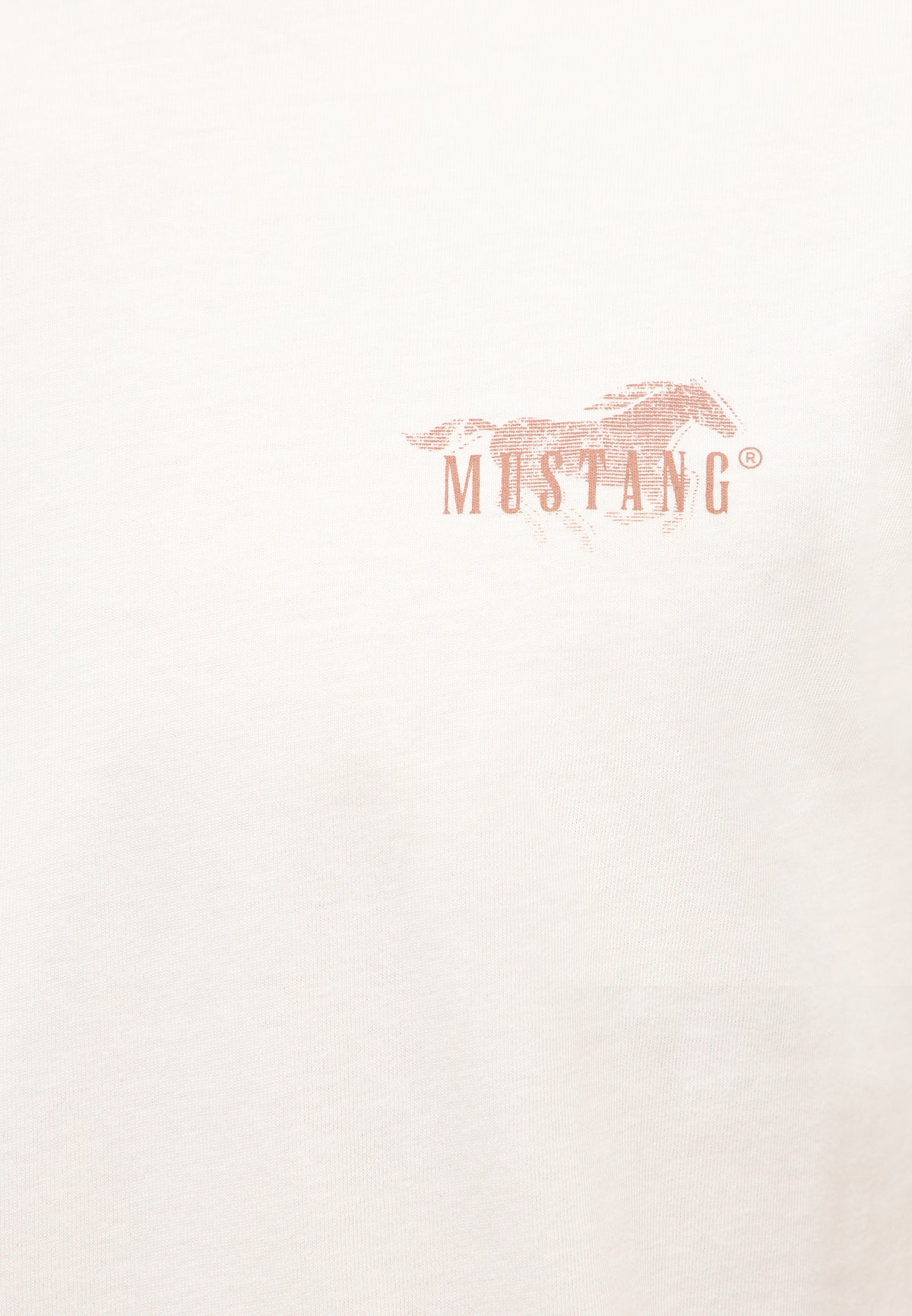 Tricou Austin alb crem, detaliu, imprimeu cu siluetă de cal în galop și textul Mustang