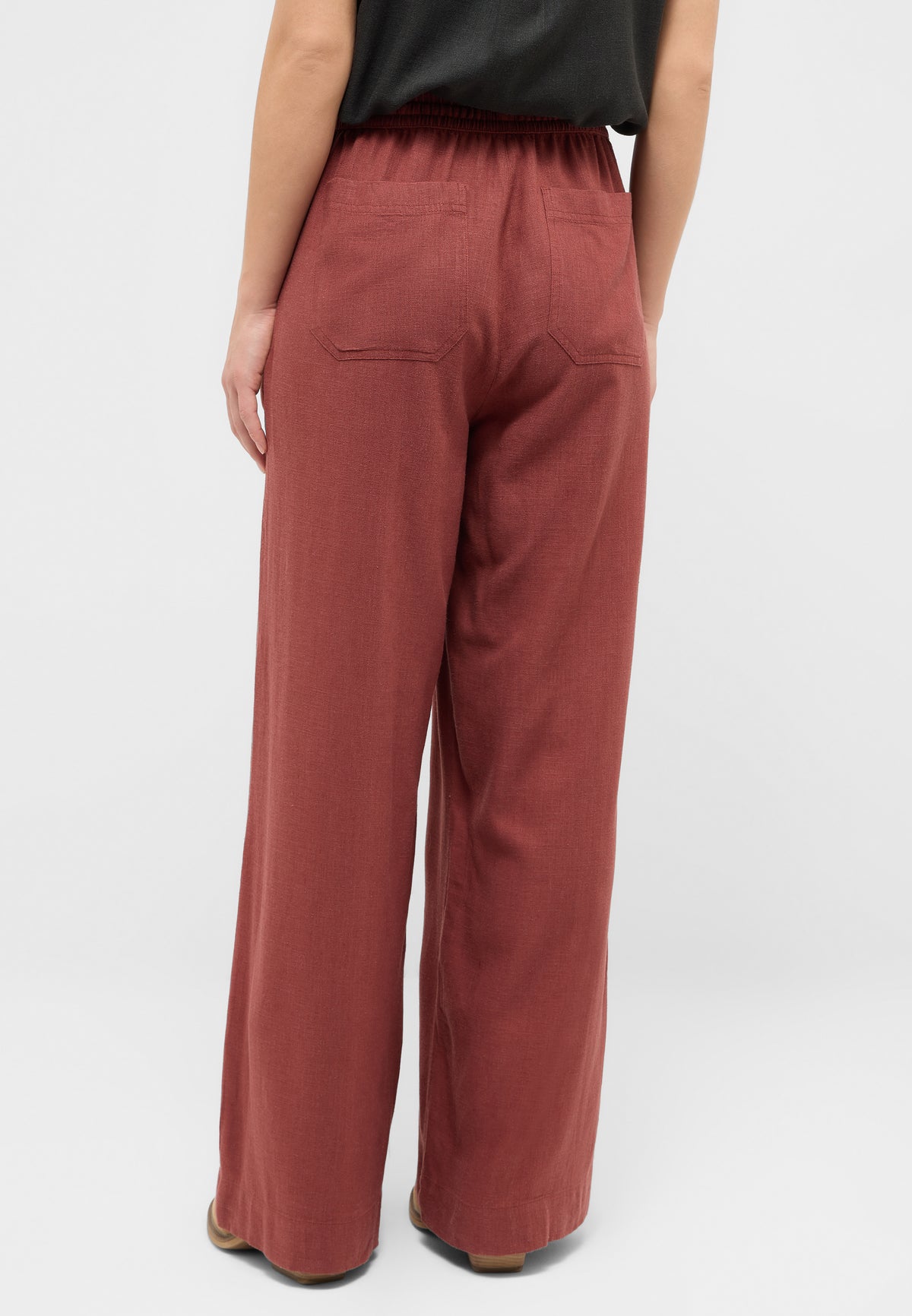 Pantaloni Largi Lacey roșu cărămiziu, spate, buzunare aplicate, croială largă