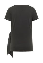 Tricou Ada negru, spate, nod decorativ vizibil la tiv, lateral dreapta