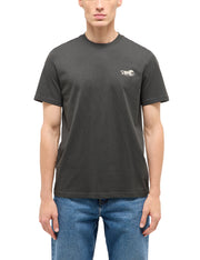 Tricou Austin negru, față, prim-plan, imprimeu mic cu siluetă de cal pe piept