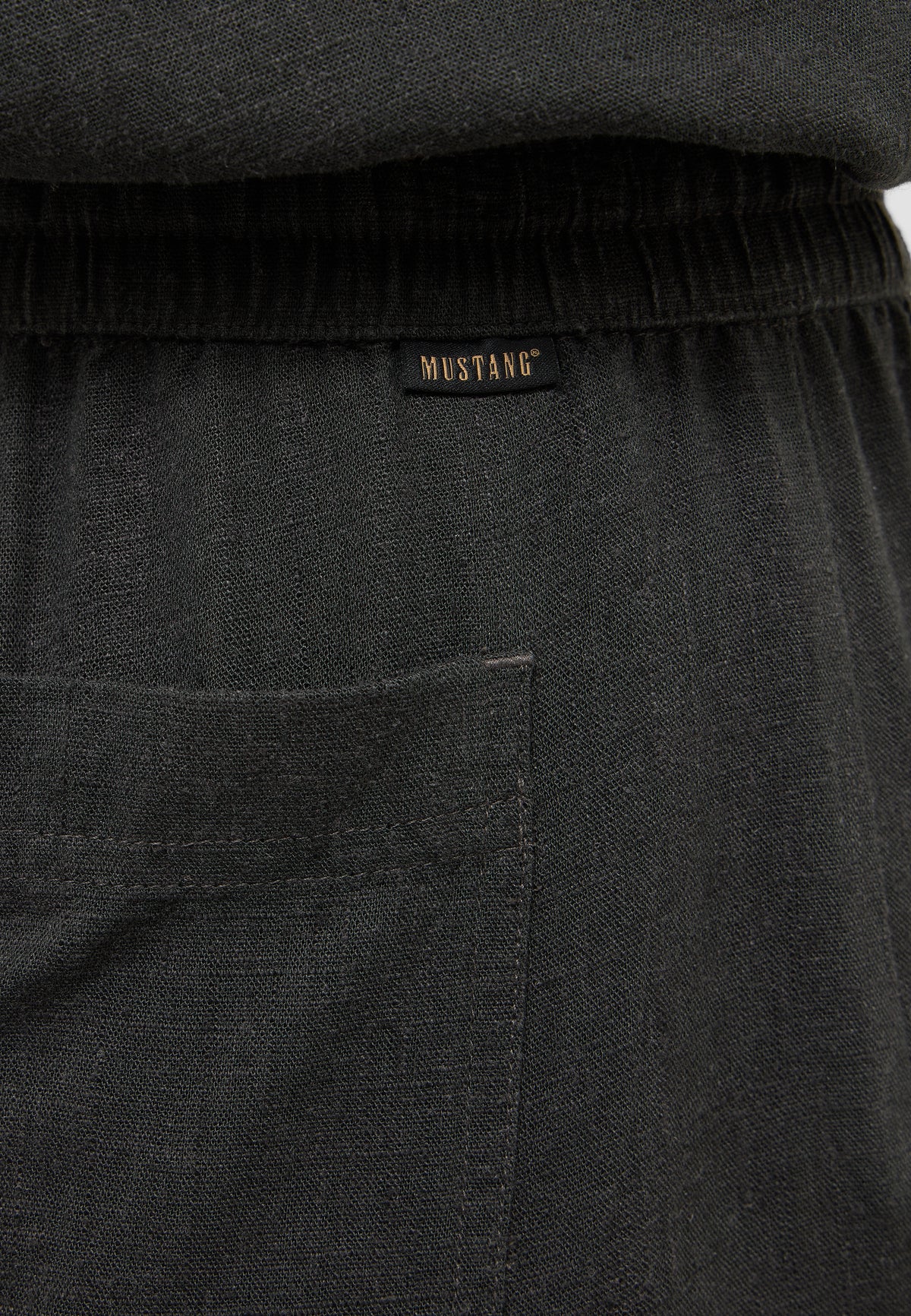Pantaloni Largi Lacey negru, detaliu, talie elastică cu șnur, eticheta Mustang