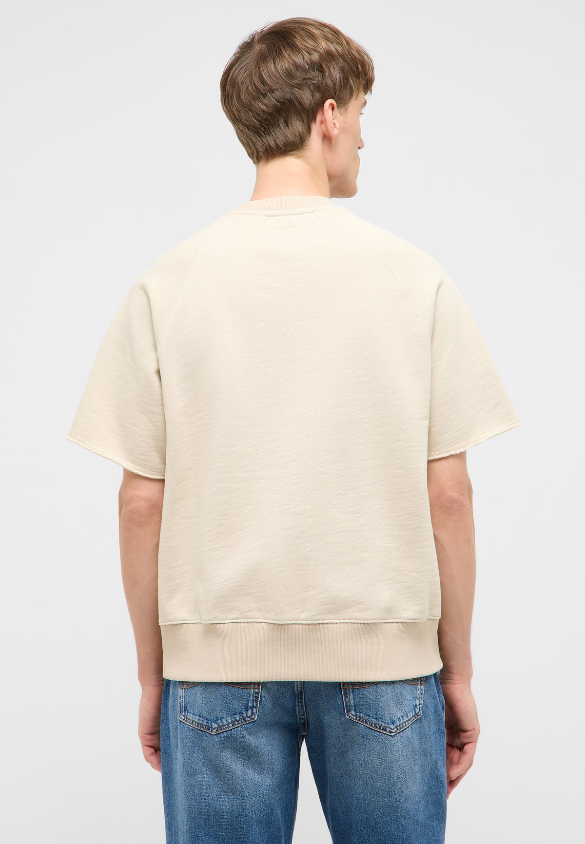 Tricou Rogers bej, spate, croi raglan cu cusături diagonale la umeri, tiv elastic la bază
