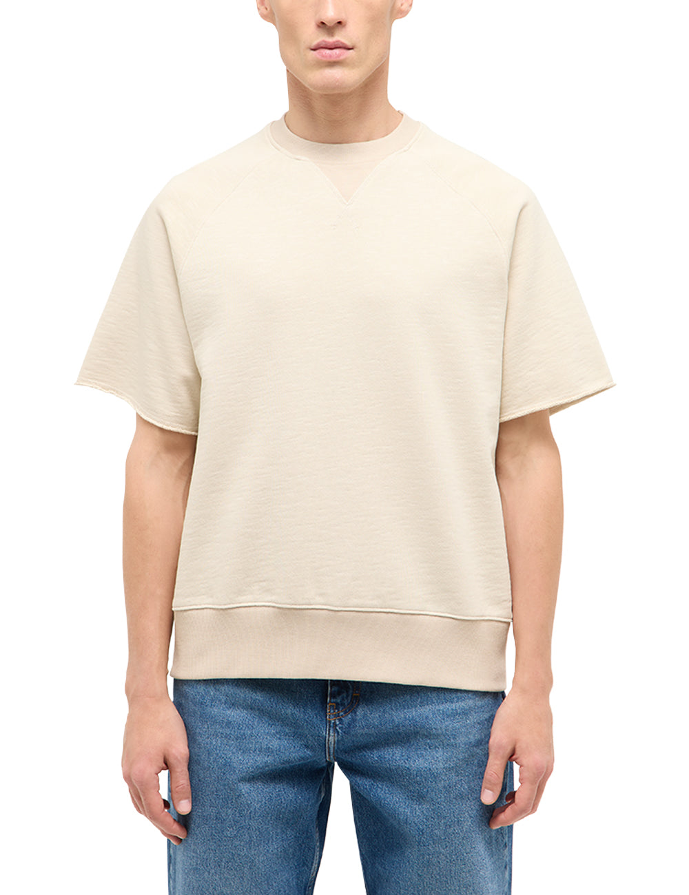 Tricou Rogers bej, față, guler rotund tip helancă și cusături raglan la umeri