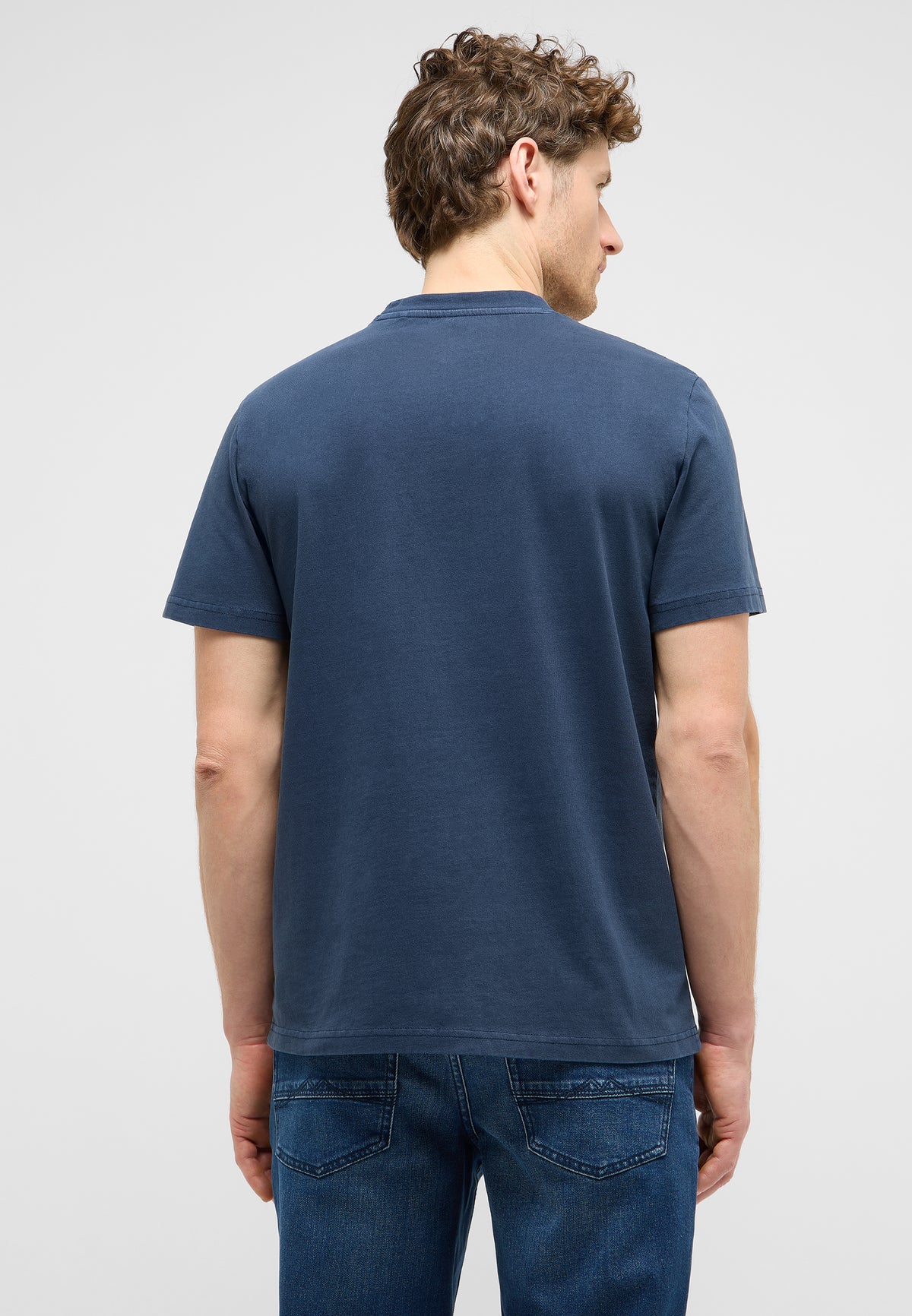 Tricou Austin albastru marin, spate, fără imprimeu, croială simplă cu mâneci scurte