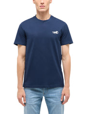 Tricou Austin albastru bleumarin, față, prim-plan, imprimeu mic cu siluetă de cal pe piept
