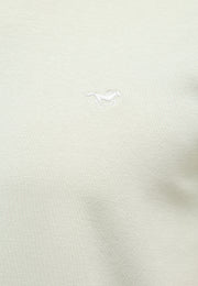 Tricou Allen verde pal, față, purtat pe model