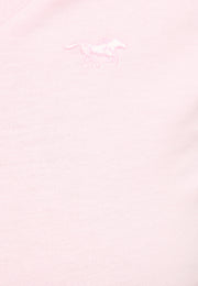 Tricou Beverly roz, detaliu, logo cu cal brodat pe piept