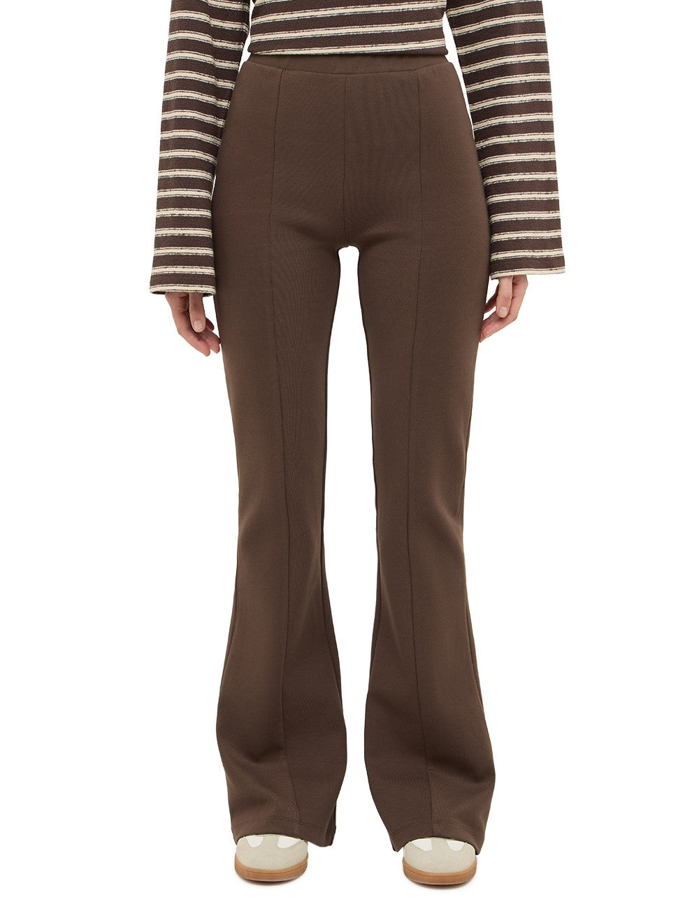Pantaloni Healy maro, față, croială evazată, cusătură verticală centrală