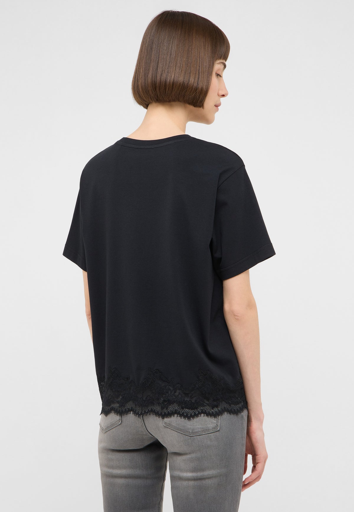Tricou Floris negru, spate, tiv cu dantelă florală pe toată lățimea