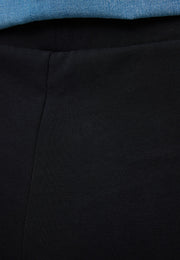 Pantaloni Healy negru, detaliu, cusătură centrală spate și talie înaltă