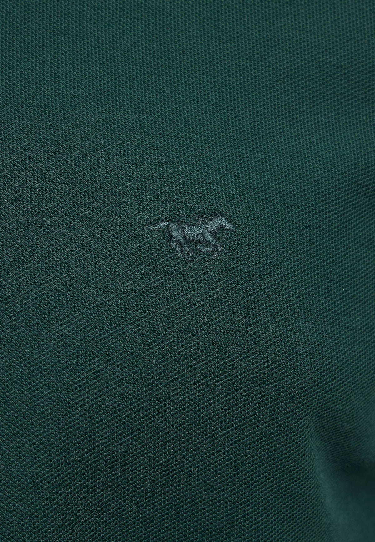 Polo Palco verde, detaliu, logo de cal brodat ton-in-ton pe piept