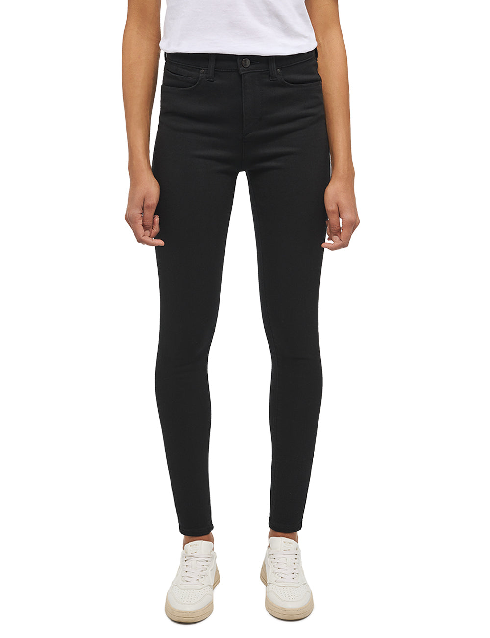 Blugi Skinny Georgia negru, față, purtați cu adidași albi