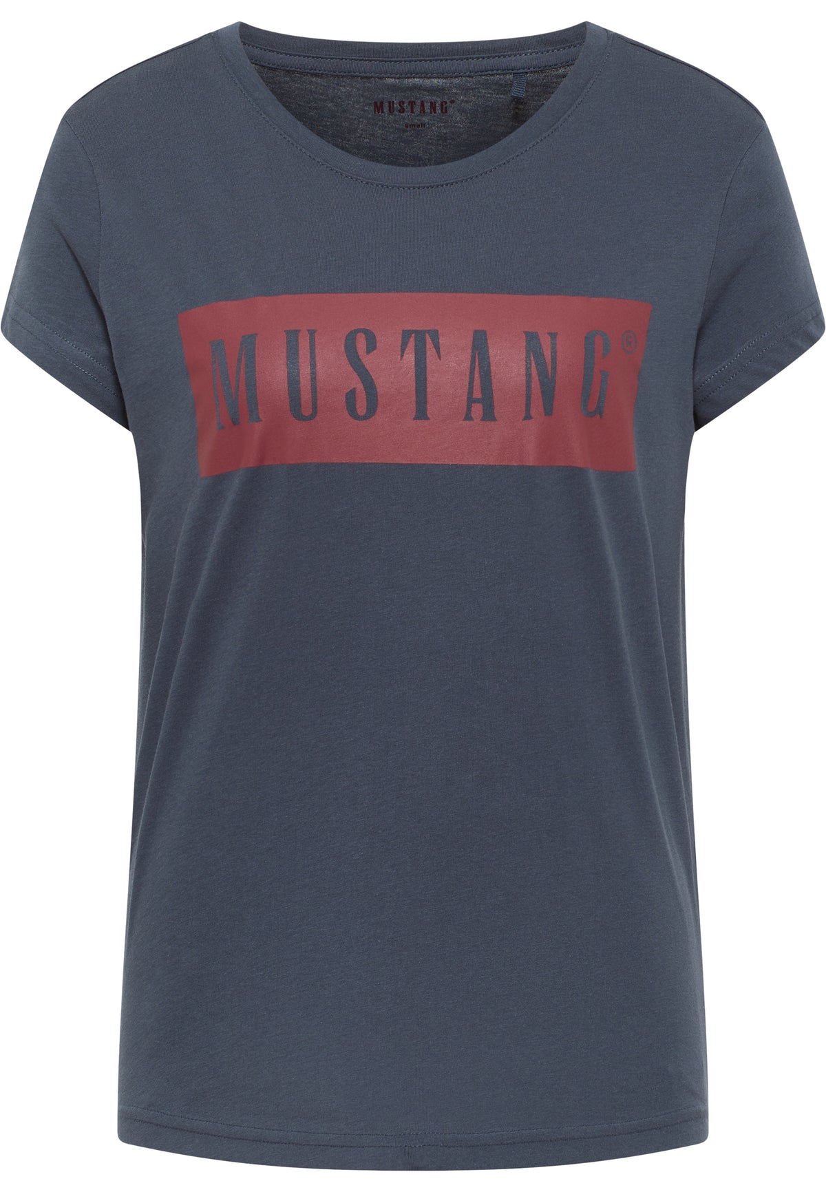 Tricou Alina C Logo albastru gri, față, casetă roșie cu textul "MUSTANG" pe piept