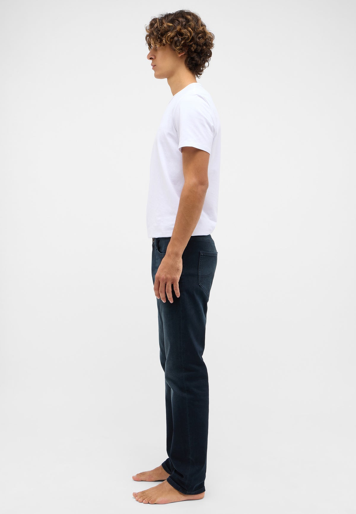 Blugi Oregon K albastru foarte închis, lateral, croi slim pe toată lungimea