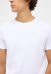 Tricou Allen alb, detaliu, broderie mică cu cal pe piept