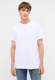Tricou Allen 2-Pack alb, față, purtat pe model, prim-plan pe bust și guler