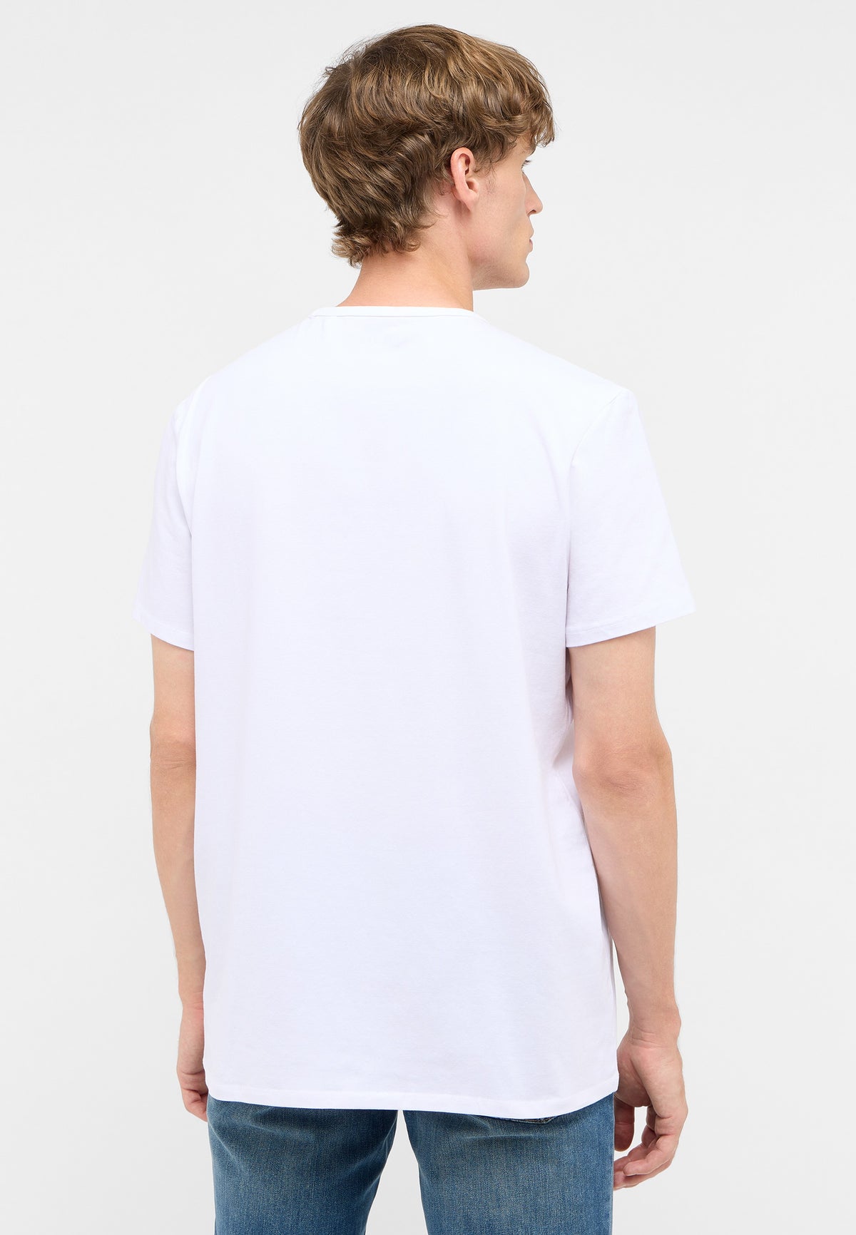 Tricou Allen 2-Pack alb, spate, purtat pe model, se vede croiala pe spate
