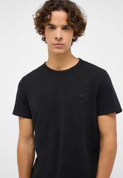Tricou Allen 2-Pack negru, detaliu, prim-plan pe guler rotund și siglă mică pe piept